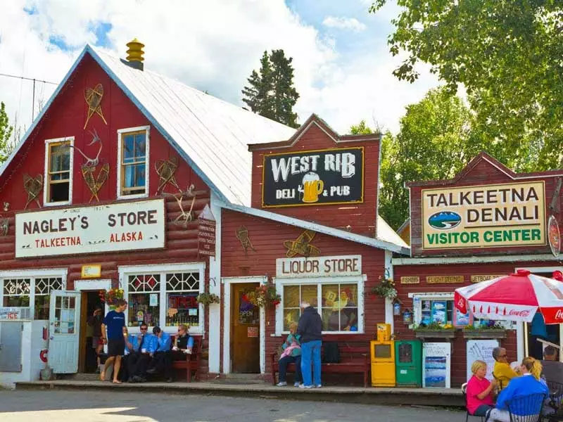 Alaska Rail Vacation | Talkeetna Main Street